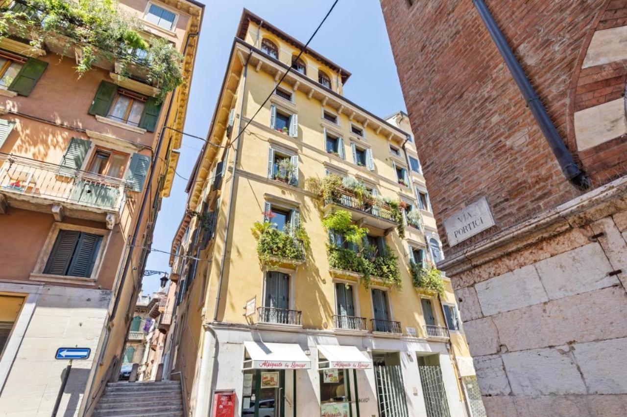 Verona Centro Piazza Erbe Екстер'єр фото